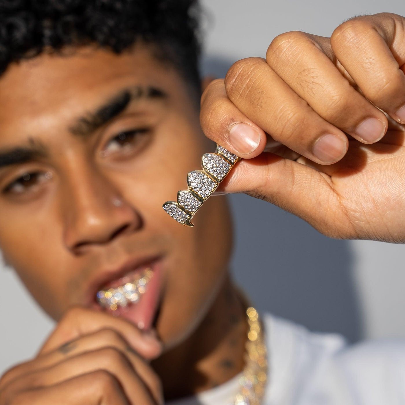 6 TOOTH THANG ICED GRILLZ - 18K GOLD - SANTMEZ®